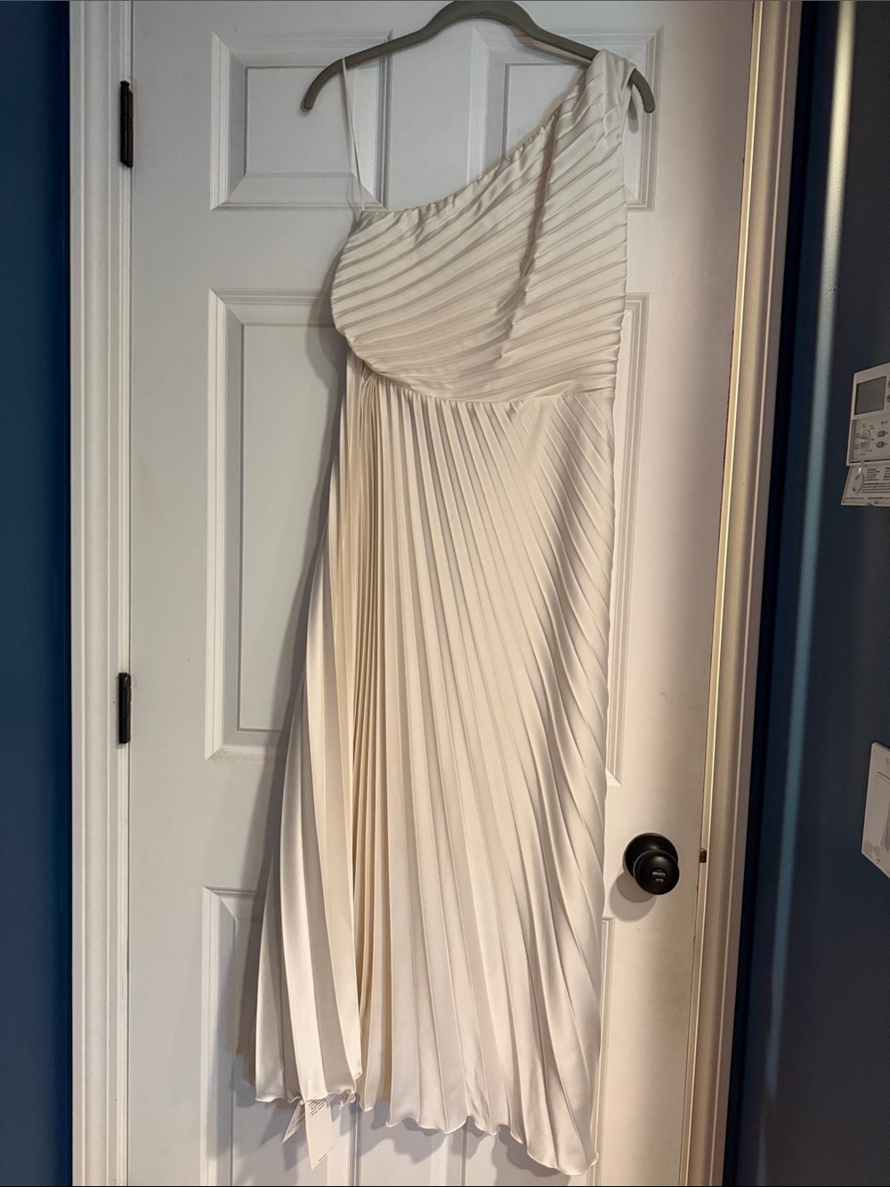 Abercrombie & Fitch One-Shoulder Pleated Cream Dress